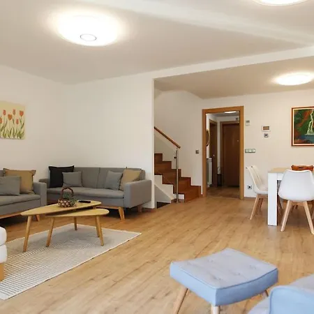 Oiassoenea - Magnifica Vivienda Familias Y Grupos En Irun